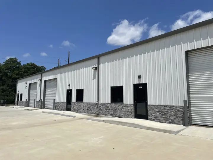 Commercial flex units with stone wainscot